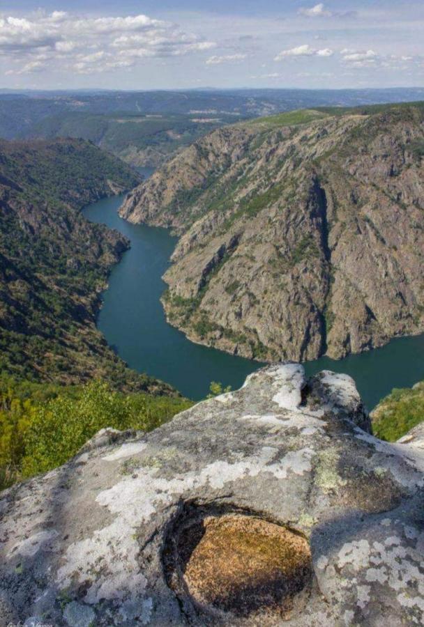 Casita Junto Al Rio En Un Entorno Natural Monforte De Lemos Luaran gambar